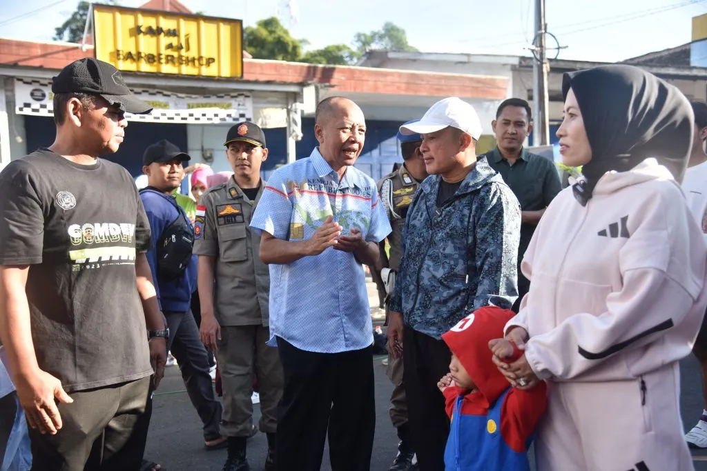 Bupati Kuningan Kunjungi Layanan “Satu Jam Saja” di Car Free Day, Disdukcapil Cetak 46.675 Dokumen dalam 100 Hari