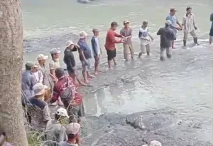 Warga Desa Cijemit Kompak Cari Batu Kali, Siapkan Penguatan Bronjong Kawat Demi Keselamatan Lingkungan