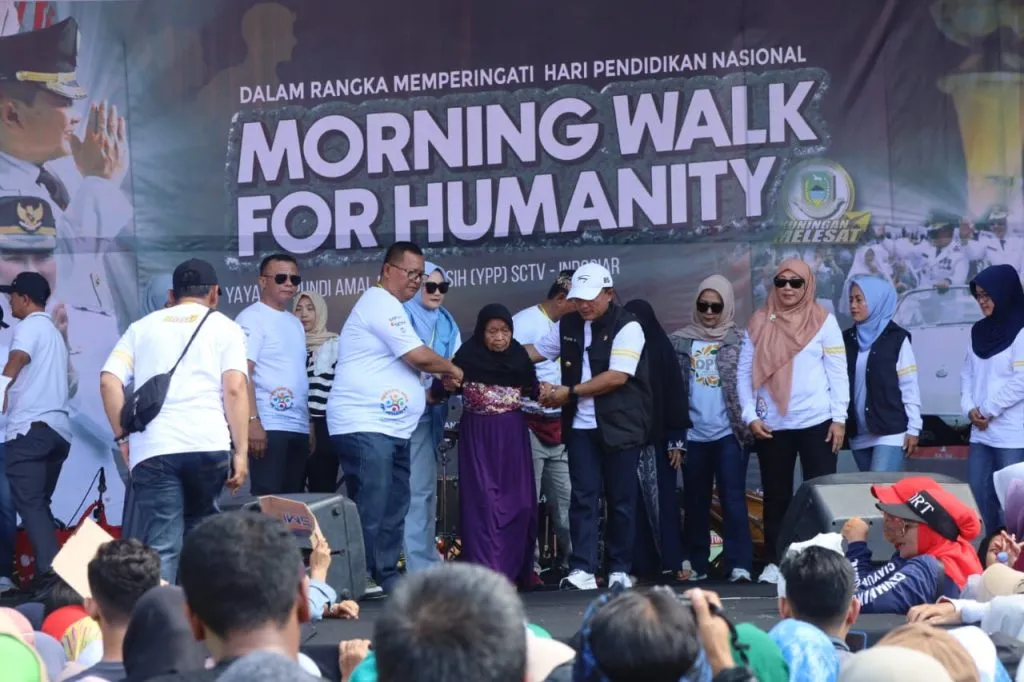 “Kuningan Bergerak! Ribuan Langkah Penuh Cinta di Morning Walk for Humanity: Dari Pandapa ke Hati Rakyat”