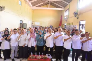 Negara Hadir di Dapur Warga: 230 Keluarga Desa Cimenga Terima Bantuan Pangan FSVA 2025