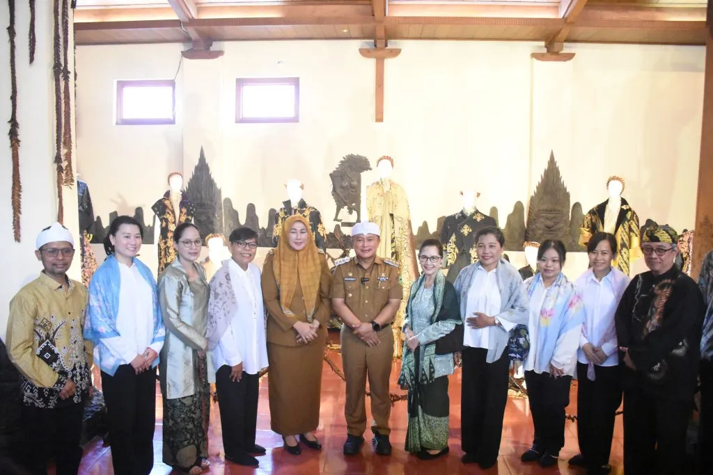 Batik Kamuning Menembus Cakrawala: Dari Cigugur untuk Dunia