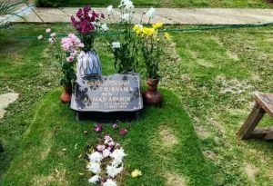 Ziarah Penuh Haru SangajiNews.com ke Makam H. Acep Purnama: Doa Terbaik di Hari Lahir Sang Mantan Bupati Kuningan