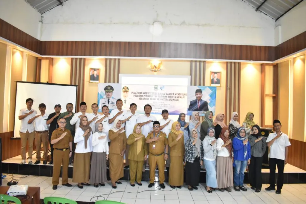 Transformasi Digital Desa Cilowa: Diskominfo Kuningan Latih Aparatur Desa Kelola Website, Dorong Keterbukaan dan Pemberdayaan Masyarakat