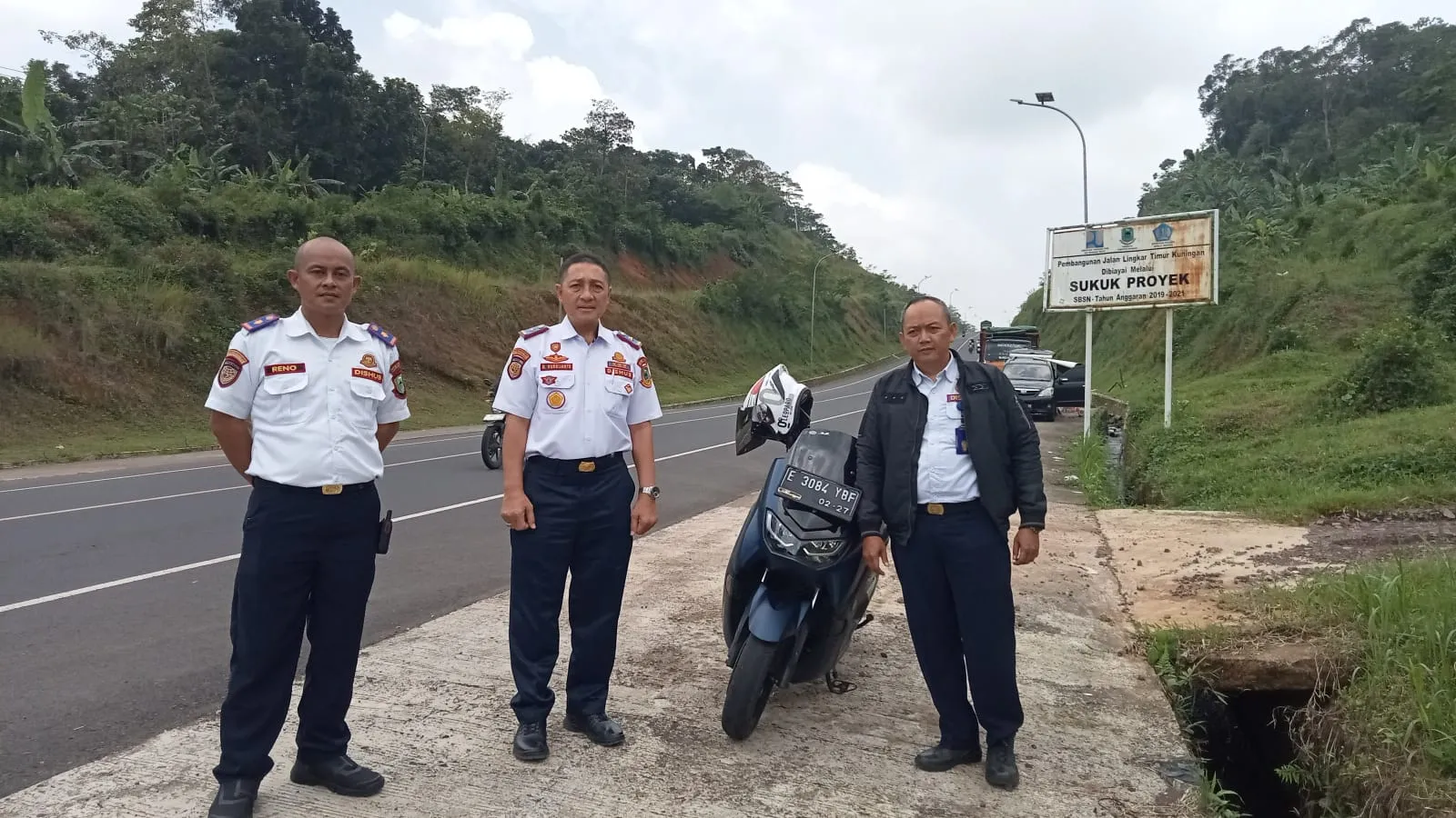 Penerangan Minim Jalan Kiai Hasan Maulani Jelang Idul fitri Gunung Belah Kini Mulai Dinyalakan