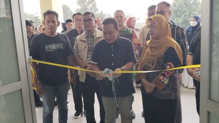Bupati Kuningan Dr. H. Dian Rachmat Yanuar, M.Si meresmikan Ruang Perawatan Umum (RPU) di RSUD Linggarjati