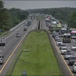 Arus Mudik Padat, Tol Cipali Alami Perlambatan di KM 129, Pengendara Diminta Waspada