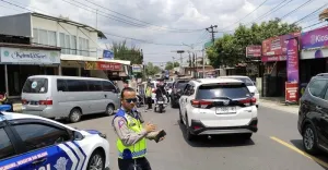Arus Balik Minggu di Kabupaten Kuningan Meningkat, Lalu Lintas Terpantau Ramai Lancar