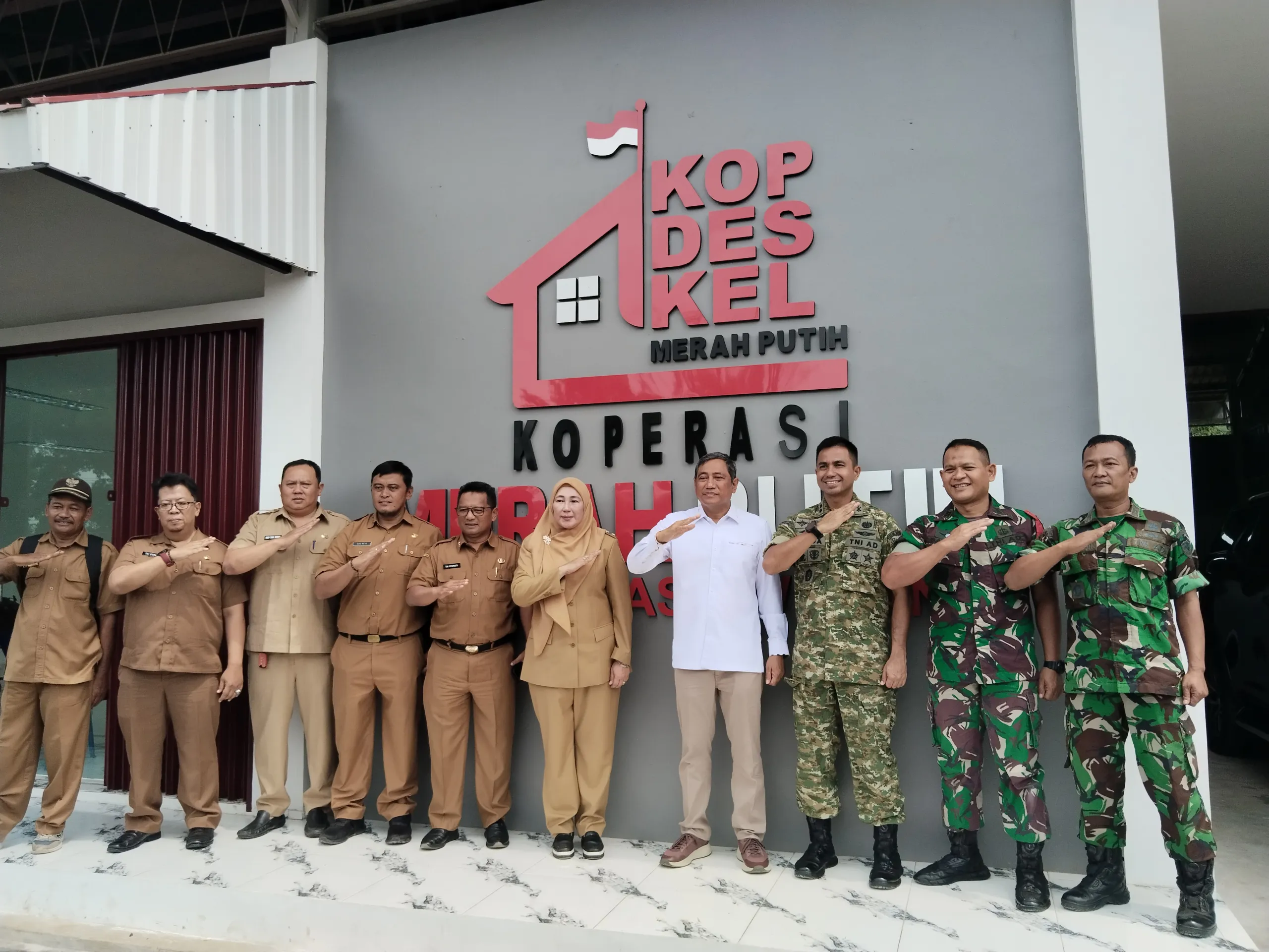 Dandim 0615/Kuningan Kawal Kunjungan Kerja Anggota DPRD RI Komisi XII Monitoring Pelaksanaan KDMP di Dampingi Wabup