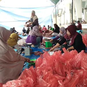 Semangat Gotong Royong Warnai Ibadah Kurban DKM AT-Taqwa Jalaksana