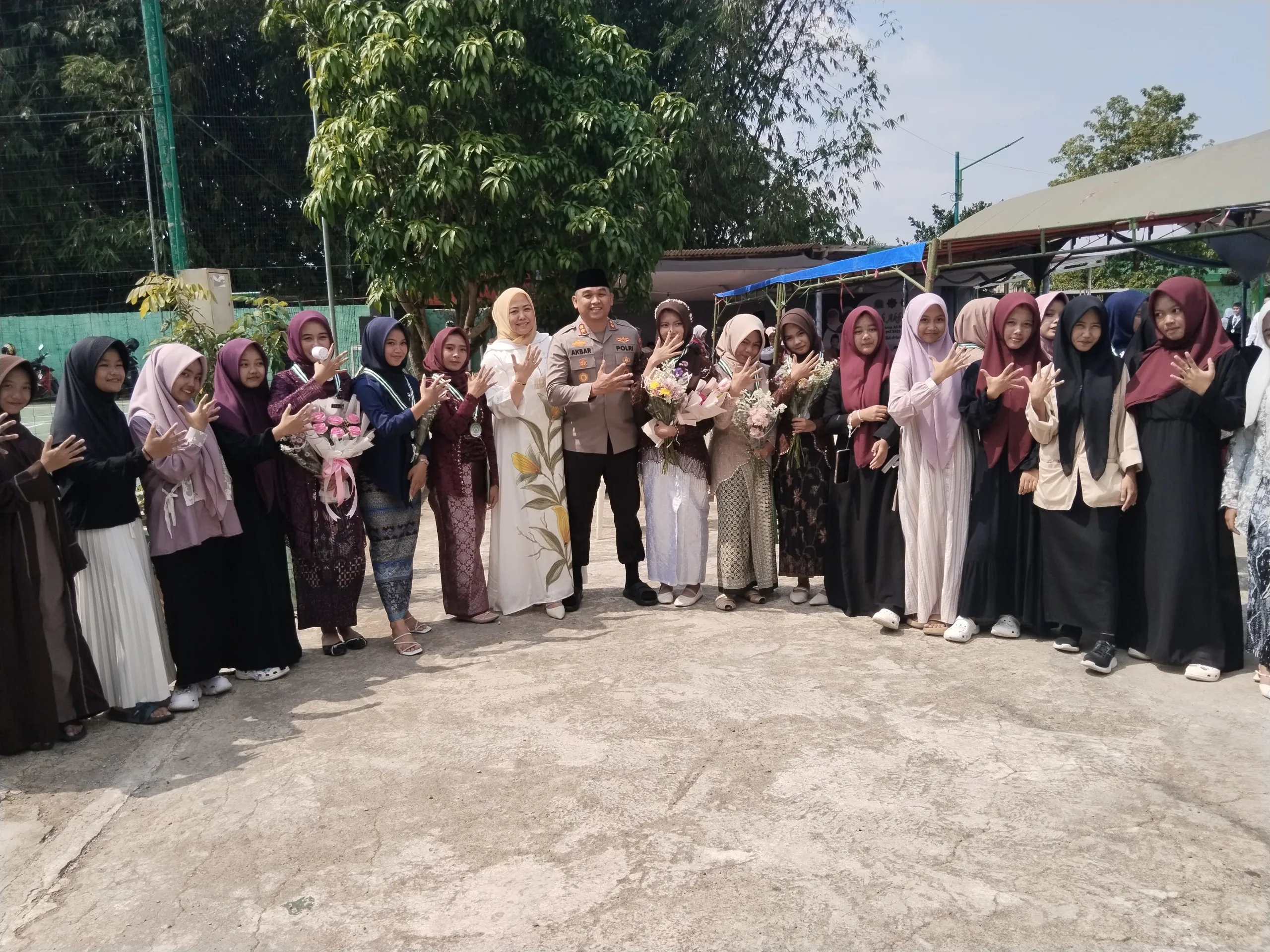 Kapolres Kuningan Hadiri Haflah Akhirussanah Ponpes Al-Muttaqin, Doakan Santri Jadi Generasi Sukses dan Berakhlak