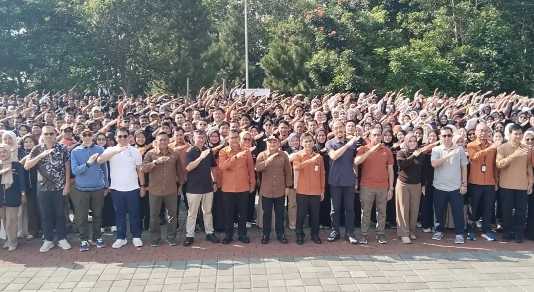 Apel kesiapsiagaan dan pelepasan 1.036 petugas Sensus Ekonomi 2026 Kabupaten Kuningan di Lapang Apel Pemkab Kuningan.
