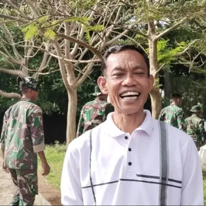Gerakan Garpu Sendok Bersihkan Eceng Gondok Waduk Darma, Umar : Kolaborasi Besar Demi Ikon Wisata Kuningan yang Lebih Indah