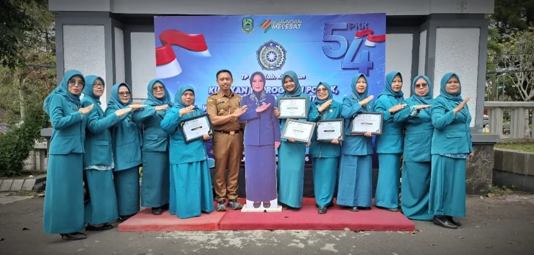 PKK Kecamatan Cikandemekar Raih Penghargaan Terbaik 1 Ekfose Tingkat Kabupaten Kuningan, Jadi Bukti Komitmen Wujudkan Keluarga Sejahtera