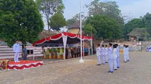 Upacara HUT ke-81 RI Kecamatan Cilimus Digelar di Open Spec Galeri Linggarjati