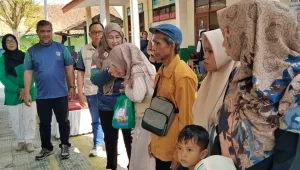 IDI Kuningan “Serbu Perbatasan” di Kecamatan Subang 18 Dokter Spesialis Turun Tangan Layani 250 Warga Secara Gratis