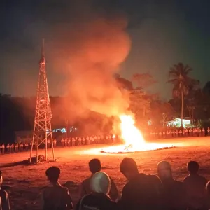 Api Unggun Penuh Makna, Kepala SMPN 3 Cilimus Tekankan Kebersamaan dan Semangat kepada Pramuka
