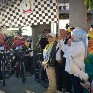 Fit & Fun Kuningan Melesat Bersama Bunda Ela, Gowes dan Senam Meriahkan Gerakan Hidup Sehat