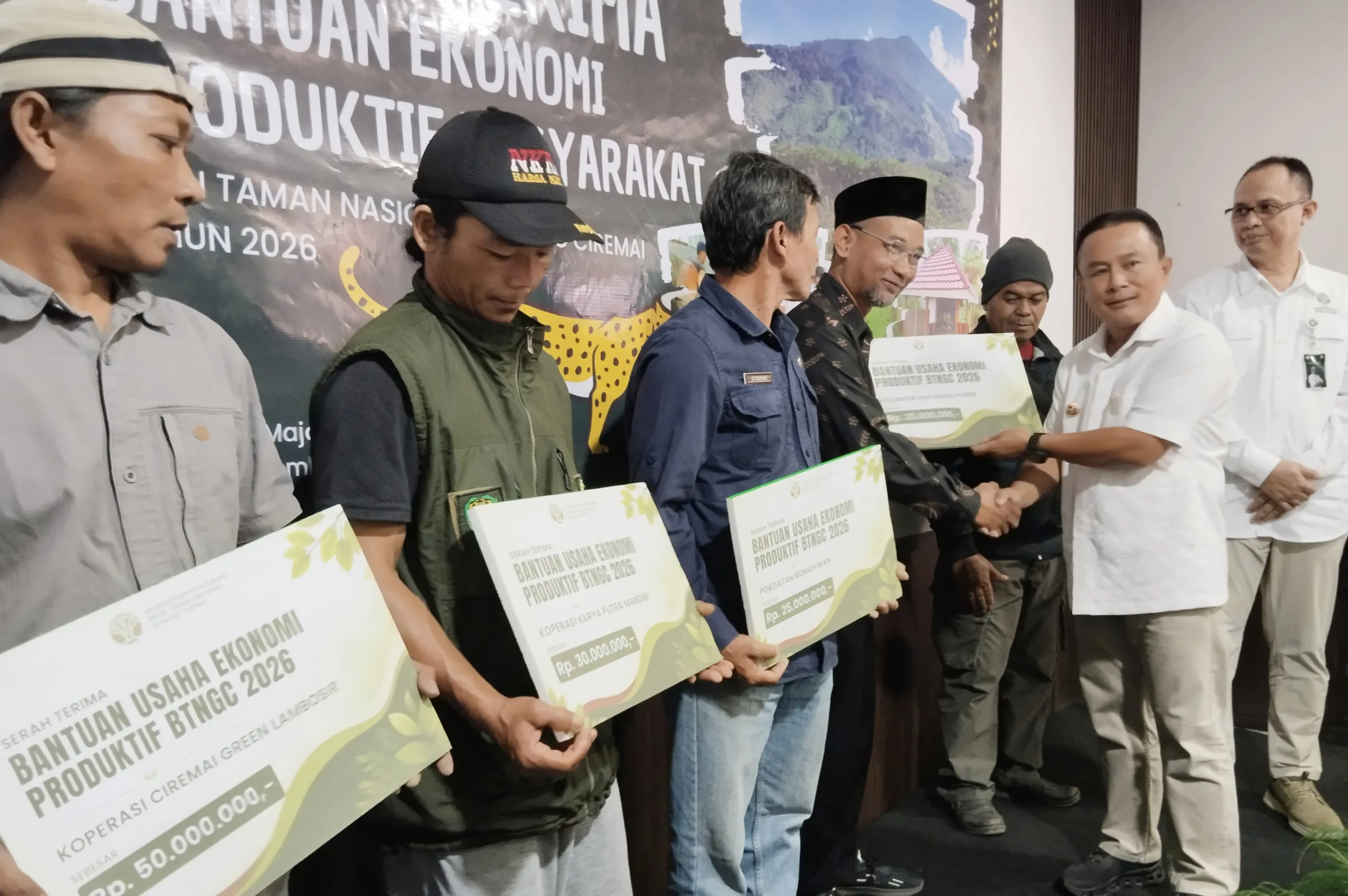TNGC Serahkan Bantuan Ekonomi Produktif Rp150 Juta untuk Masyarakat Kuningan