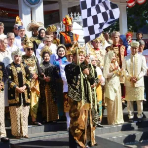 Karnaval Budaya Hari Jadi ke-528 Kuningan Meriah, Ribuan Warga Tumpah Ruah