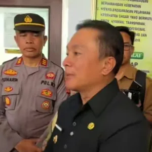 Diduga Keracunan Usai Santap MBG, Bupati Dian Langsung Jenguk Puluhan Siswa SMPN 2 Ciwaru di Puskesmas