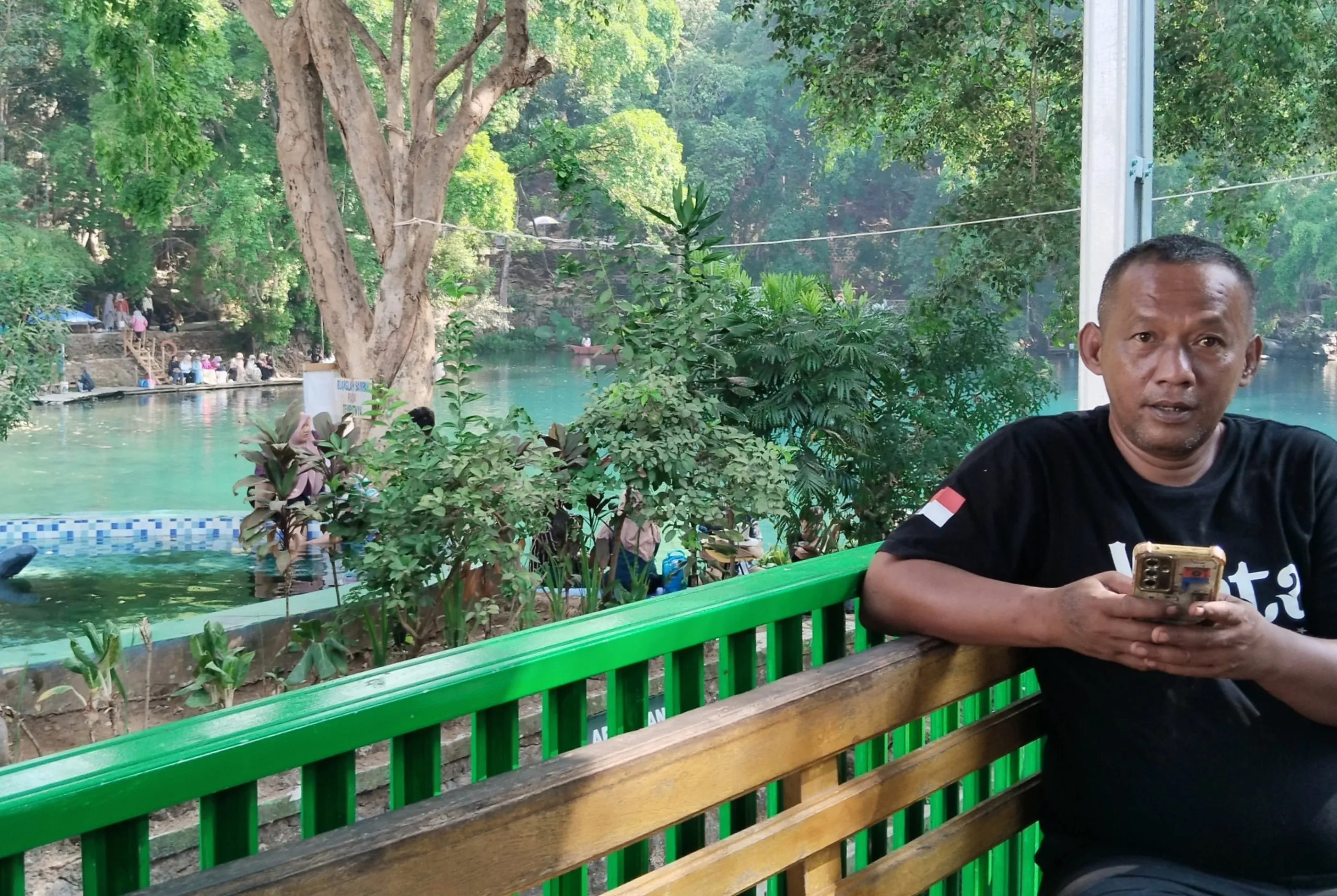 Telaga Biru Cicerem Kian Diminati Wisatawan, Hadirkan Kano Transparan hingga Jeep Off-Road