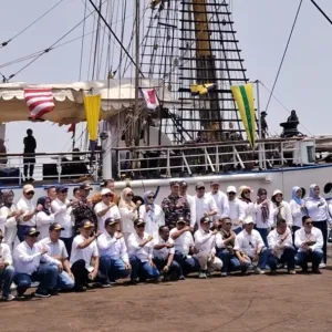 Bupati Kuningan, Dian RY, Ajak Jajaran SKPD Belajar Kepemimpinan dan Kebersamaan di KRI Dewaruci
