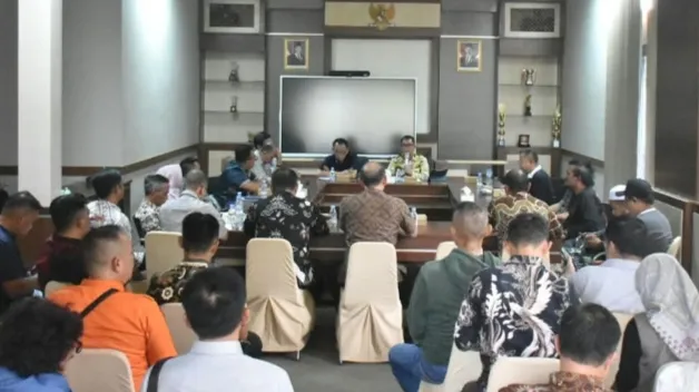 FPRD Kuningan Fasilitasi Audiensi Bahas Perizinan dan Lingkungan Arunika