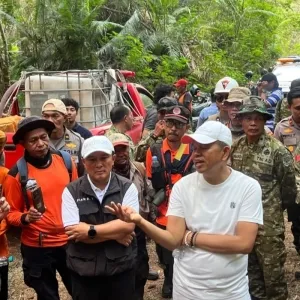 Karhutla Gunung Ciremai Meluas hingga Puluhan Hektare, Bupati Dian Dampingi KDM Tinjau Lokasi dan Siapkan Water Bombing