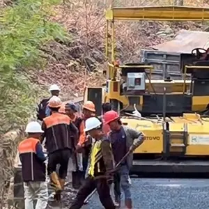 Jalan Padamatang-Kaduela Diperbaiki, Bupati Dian, Dorong Akses Wisata Makin Lancar